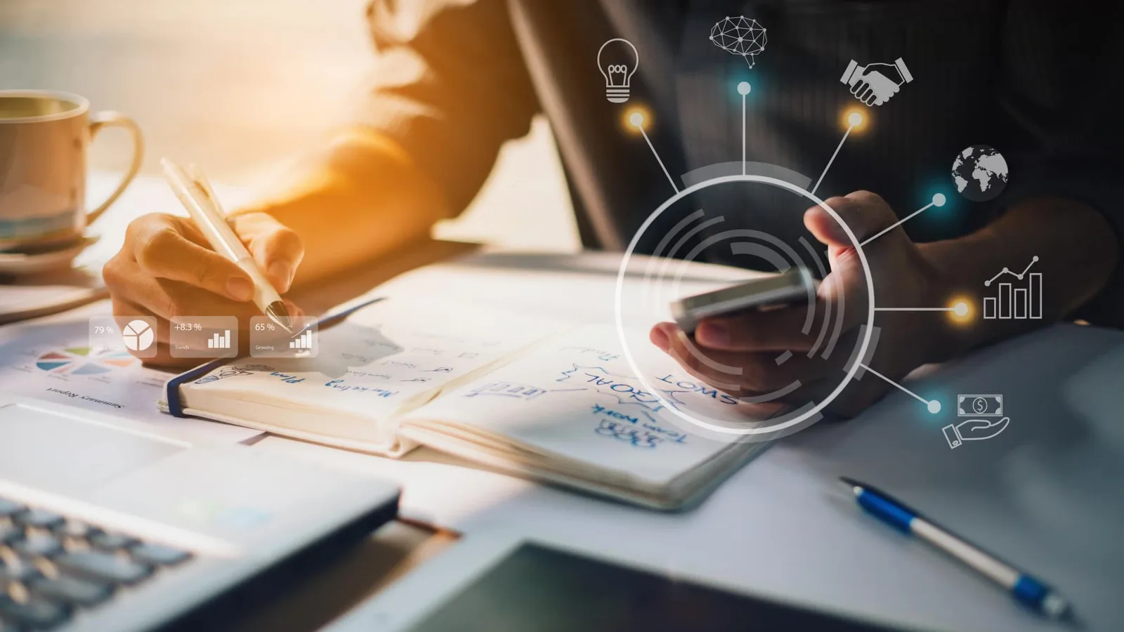Entrepreneur consultant les performances d’une campagne publicitaire sur ordinateur portable avec un tableau de bord marketing